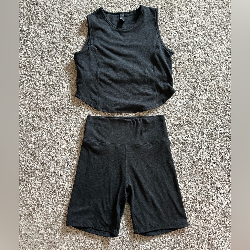 NWOT Zobha Charcoal Activewear Set
